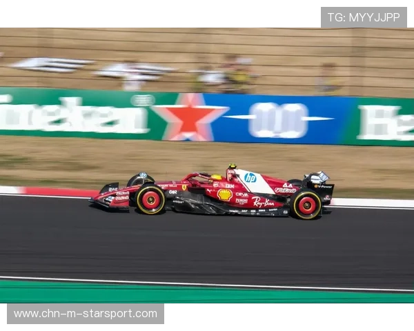 F1 冲刺赛:车手两圈内超四车 F1 冲刺赛:车手两圈内超四车