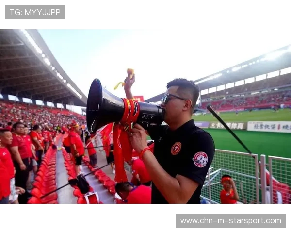 联赛在观赛体验上推出互动环节吸引球迷,赛事观众 联赛在观赛体验上推出互动环节吸引球迷,赛事观众