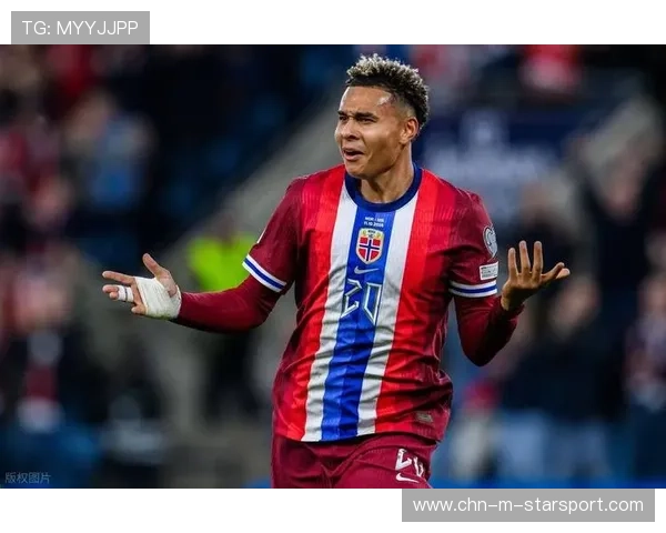 哈兰德泰山压顶头球建功 哈兰德泰山压顶头球建功